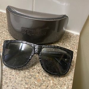 Alexander McQueen prescription Sunglasses/glasses